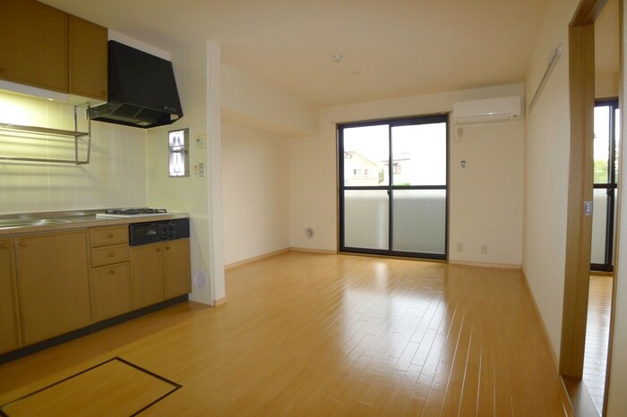 物件内観写真6　(室内からの展望)