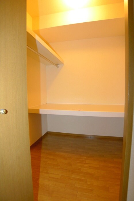 物件内観写真8　(収納)