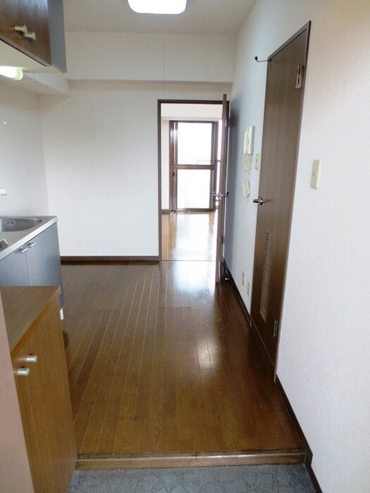 物件内観写真7　(玄関)