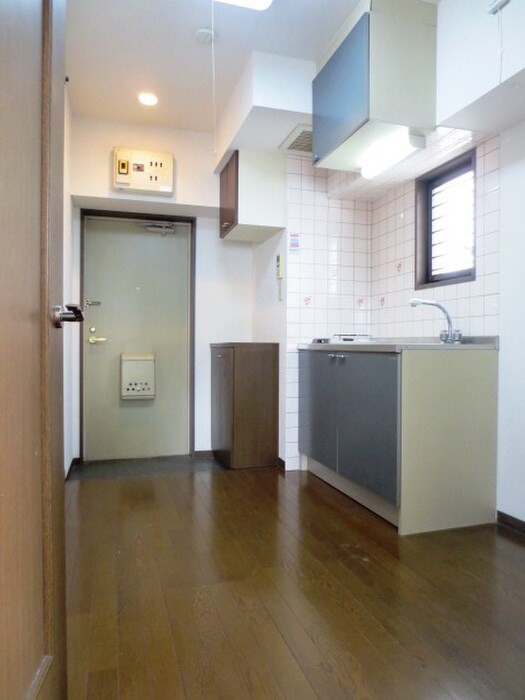 物件内観写真11　(廊下)