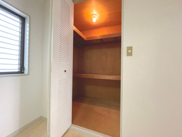 物件内観写真10　(収納)