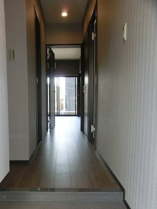 物件内観写真7　(玄関)
