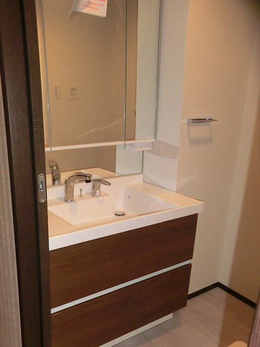 物件内観写真11　(洗面)