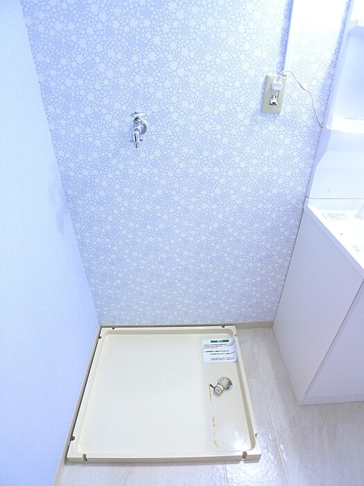 物件内観写真15　(洗濯機置場)