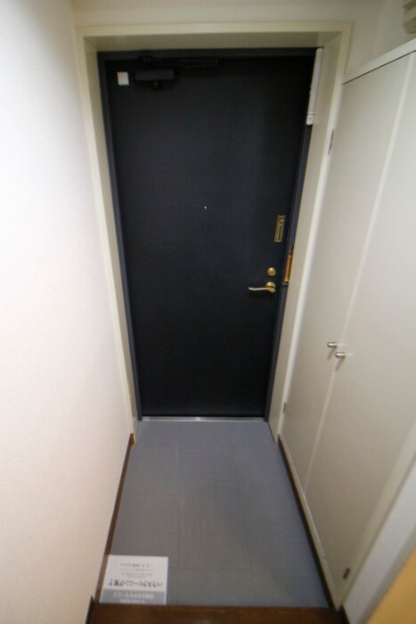 物件内観写真13　(玄関)