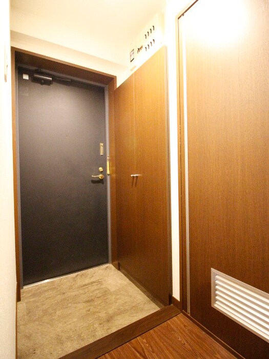 物件内観写真17　(玄関)