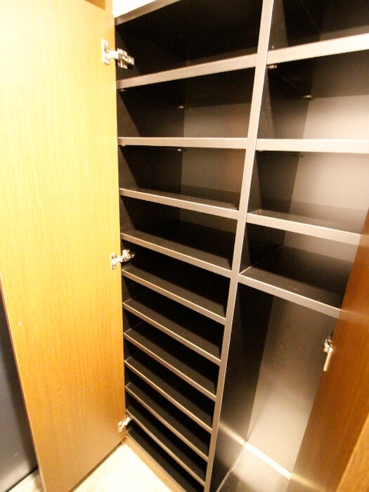 物件内観写真18　(靴箱)