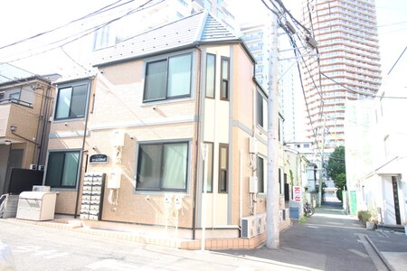 ルームズ東中野外観写真