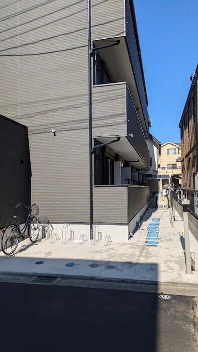 物件外観写真4　(駐輪場)