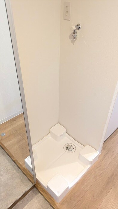 物件内観写真12　(洗濯機置場)