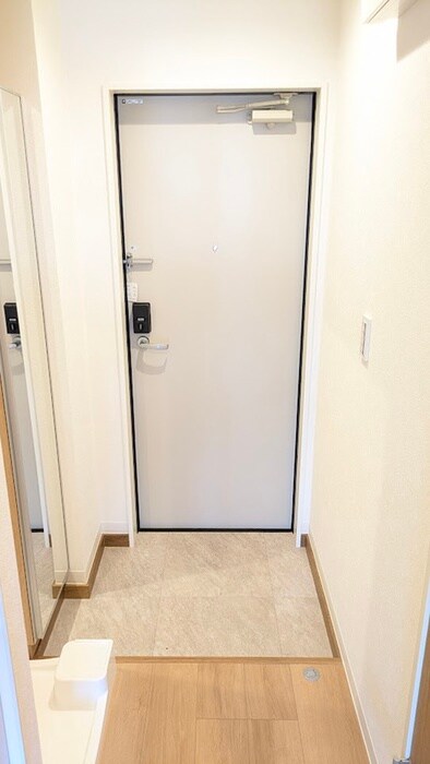 物件内観写真16　(玄関)