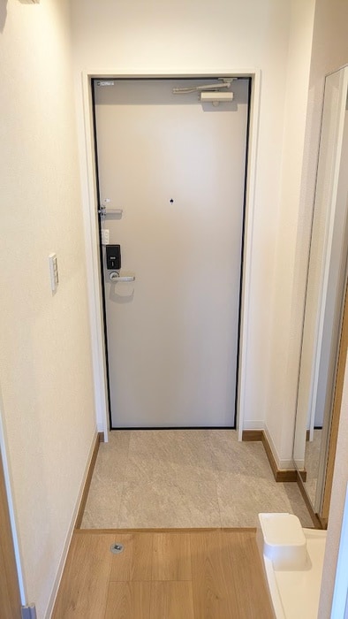 物件内観写真18　(玄関)