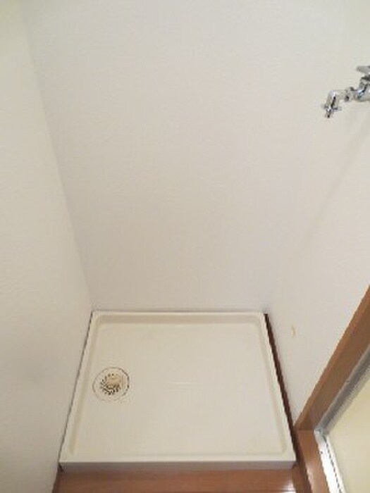 物件内観写真10　(洗濯機置場)