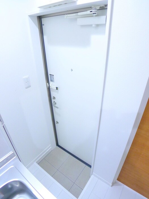 物件内観写真15　(玄関)