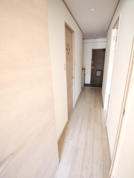 物件内観写真12　(廊下)