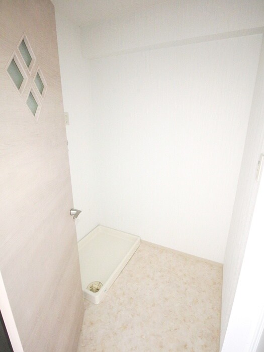 物件内観写真15　(洗濯機置場)