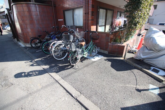 物件外観写真6　(駐輪場)