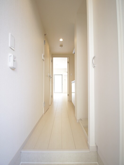 物件内観写真10　(玄関)