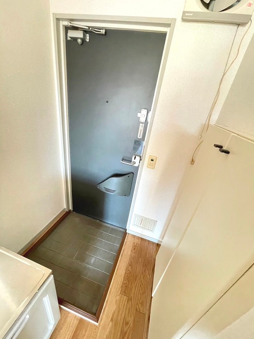 物件内観写真16　(玄関)