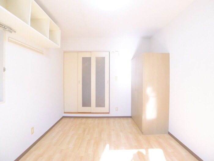 物件内観写真8　(居室)