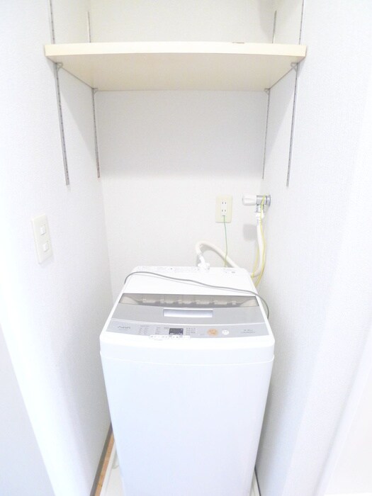 物件内観写真14　(洗濯機置場)