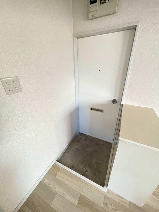 物件内観写真15　(玄関)