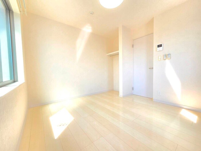 物件内観写真10　(居室)