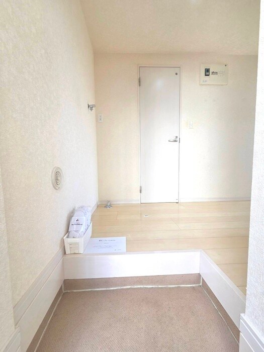 物件内観写真17　(玄関)