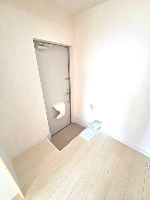 物件内観写真18　(玄関)