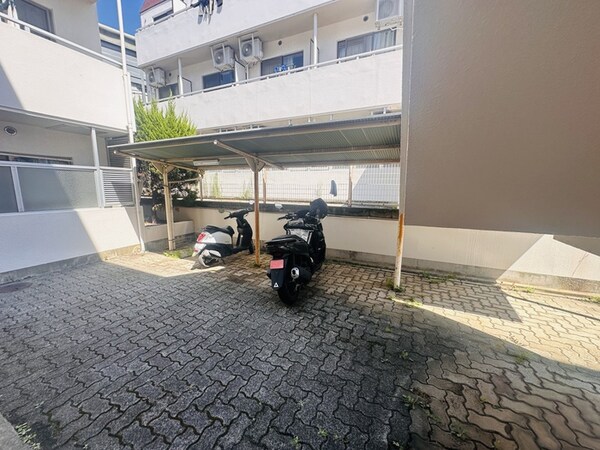 バイク置き場