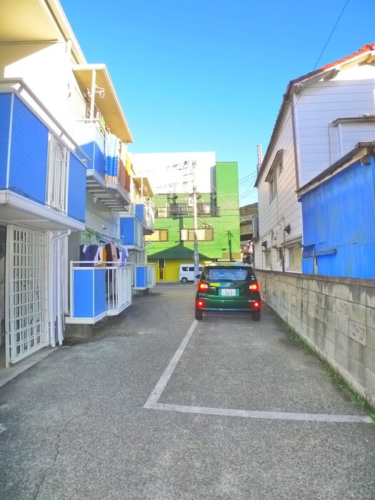 物件外観写真3　(駐車場)