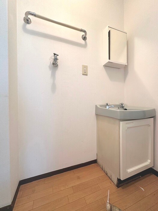 物件内観写真17　(洗濯機置場)