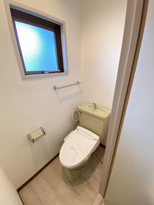 物件内観写真8　(トイレ)