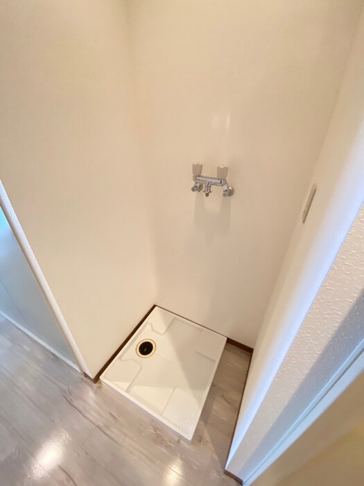 物件内観写真11　(洗濯機置場)