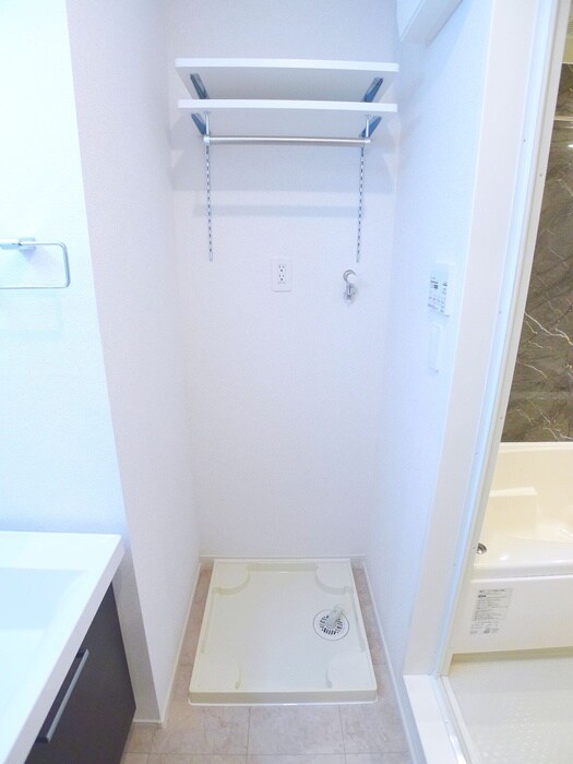 物件内観写真17　(洗濯機置場)