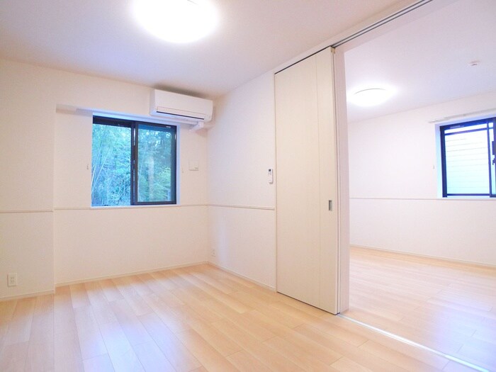 物件内観写真20　(室内からの展望)