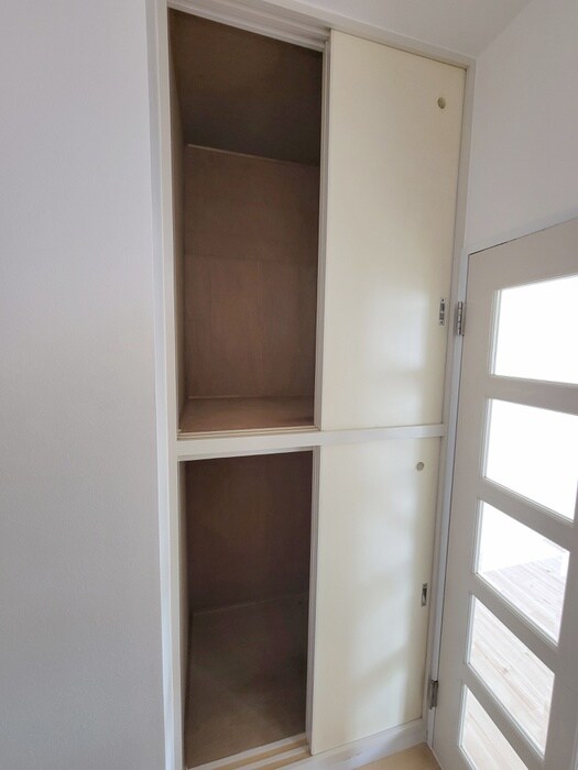 物件内観写真10　(収納)