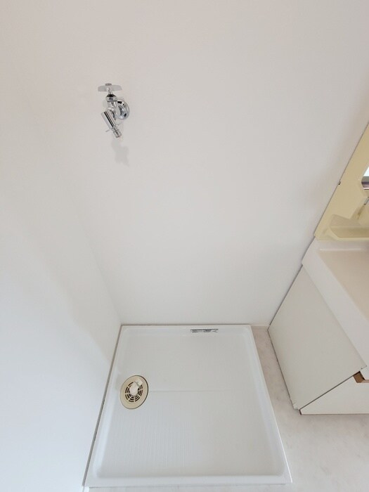 物件内観写真16　(洗濯機置場)