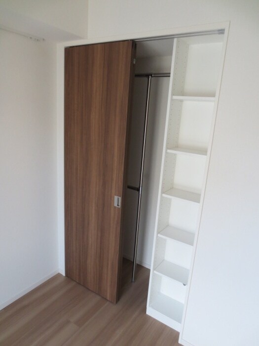 物件内観写真16　(収納)