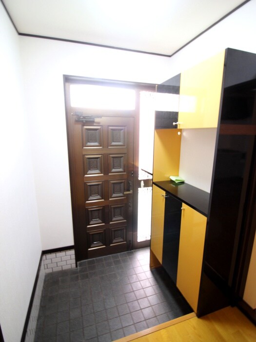 物件内観写真14　(玄関)