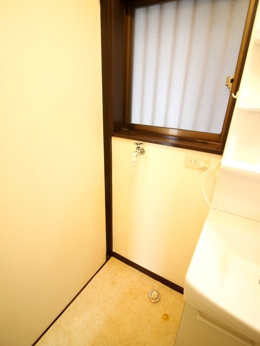 物件内観写真19　(洗濯機置場)