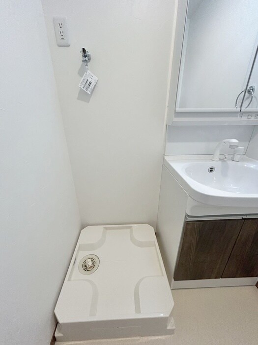 物件内観写真15　(洗濯機置場)