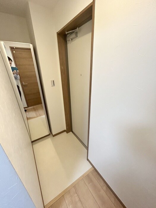 物件内観写真17　(玄関)