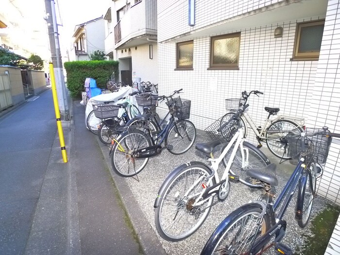 物件外観写真6　(駐輪場)