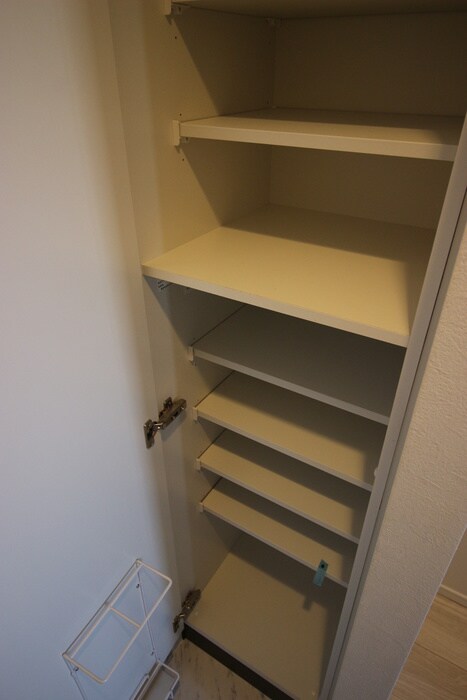 物件内観写真8　(靴箱)