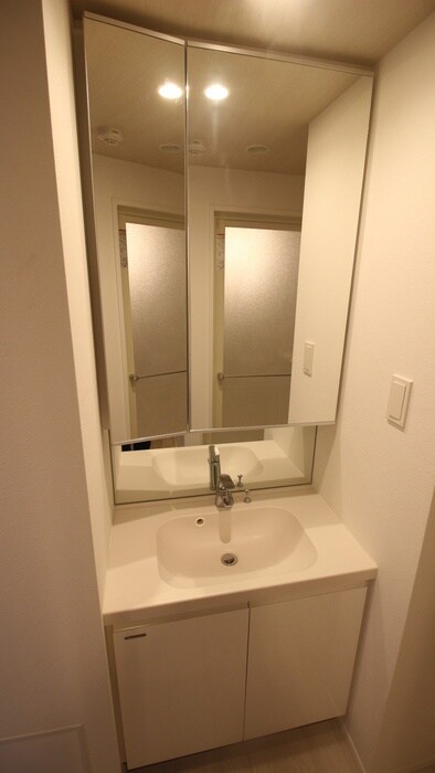 物件内観写真12　(洗面)