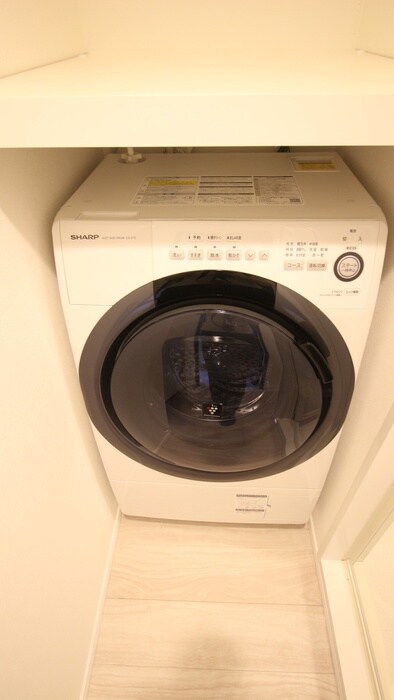 物件内観写真13　(洗濯機置場)