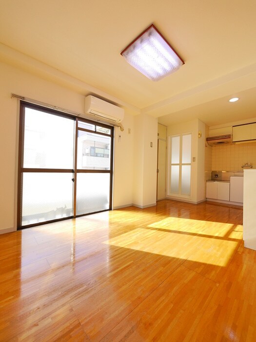 物件内観写真9　(室内からの展望)