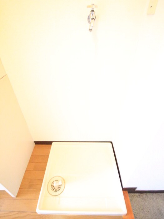 物件内観写真15　(洗濯機置場)