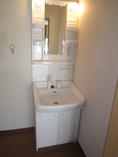 物件内観写真8　(洗面)